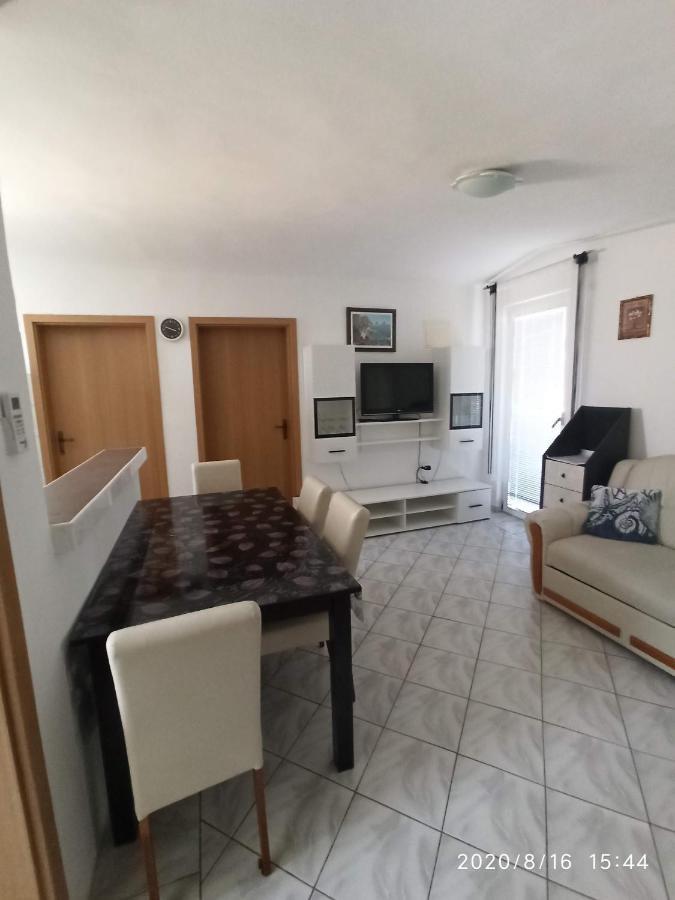 Apartmani Lun ヴィル エクステリア 写真