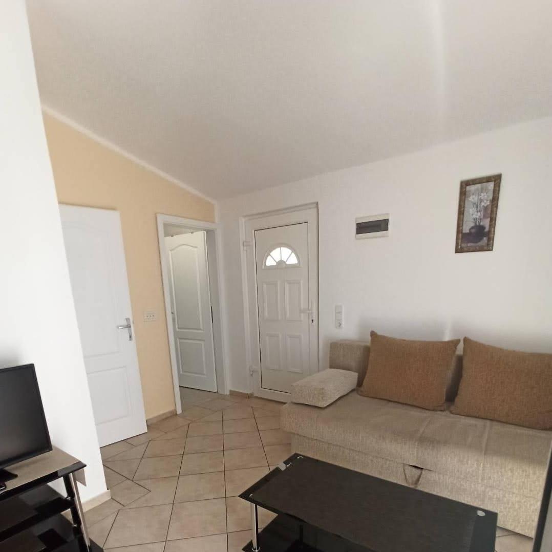 Apartmani Lun ヴィル エクステリア 写真
