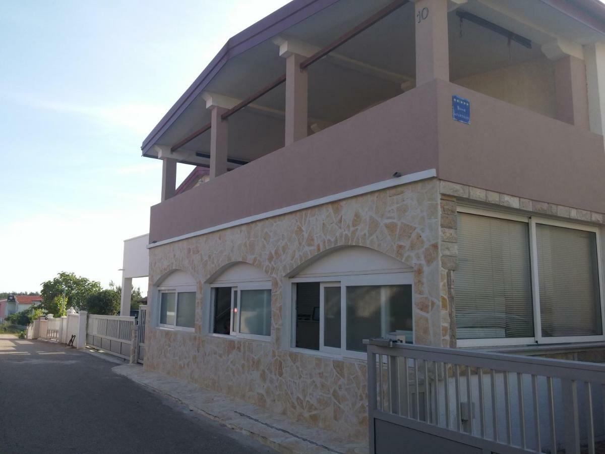 Apartmani Lun ヴィル エクステリア 写真
