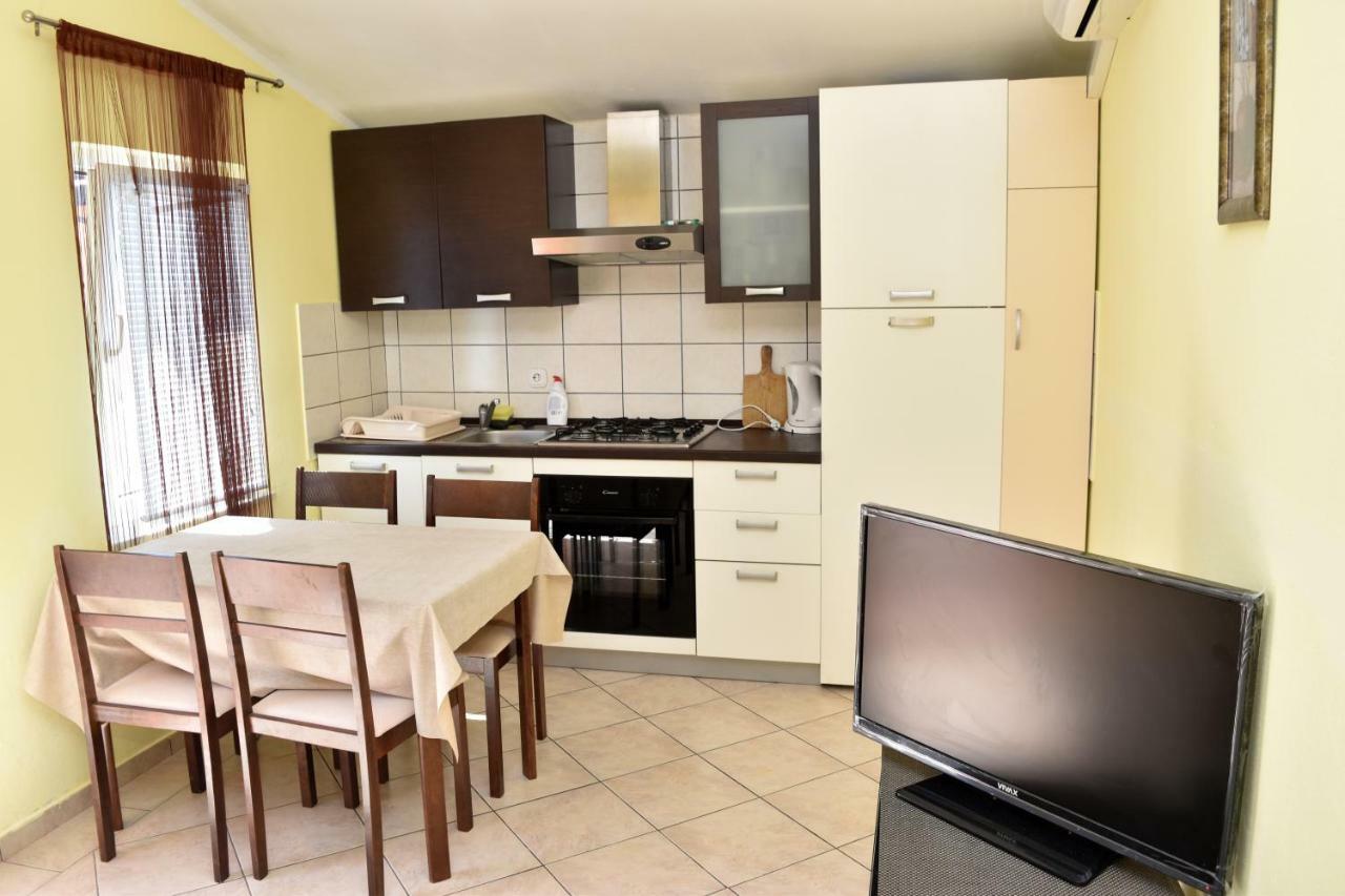 Apartmani Lun ヴィル エクステリア 写真